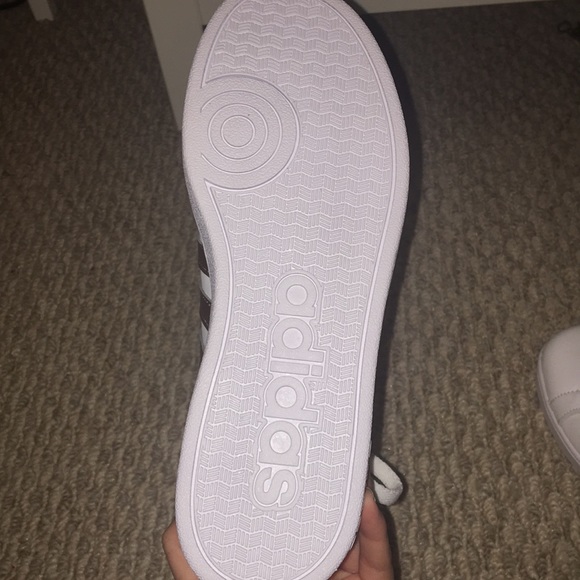 Adidas shoes - Picture 3 of 3